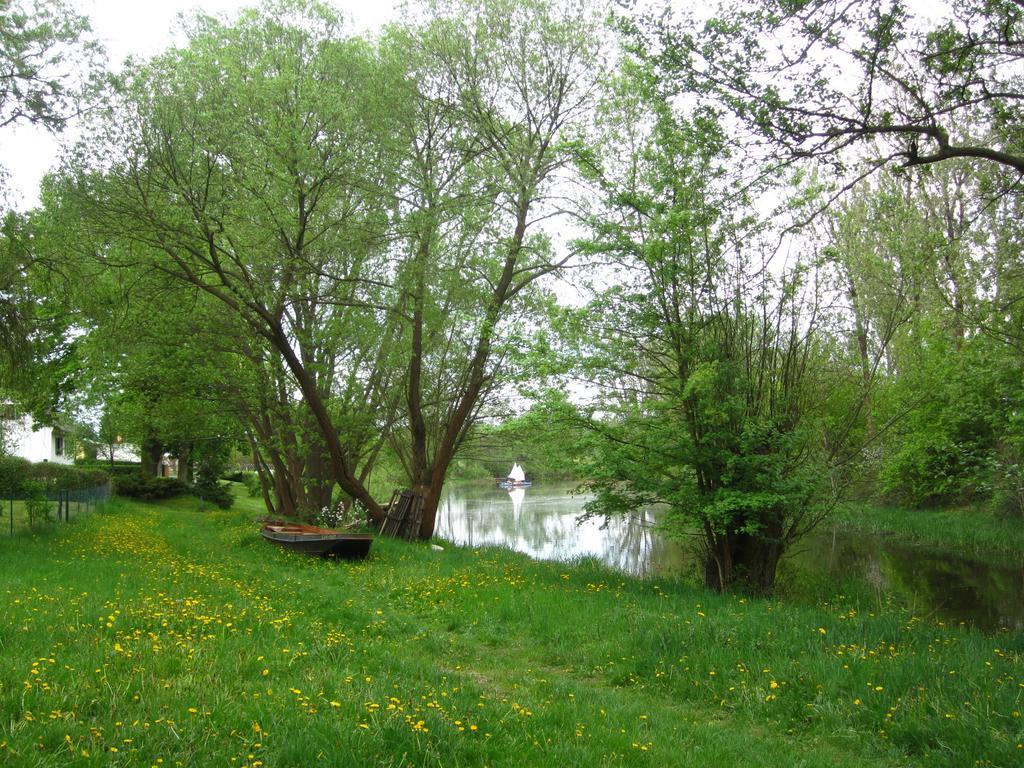 Spreewaldhaeuser Golinski Mit Kamin Am Neuendorfer See Alt Schadow Экстерьер фото